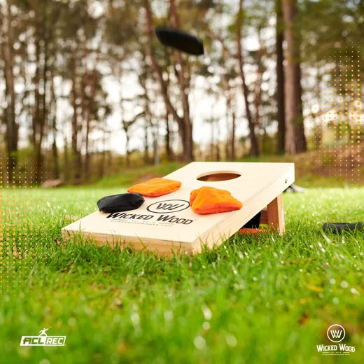 Cornhole Set Mini - Wicked Wood - 60x30cm - Incl zakjes en Draagtas - specificaties en materiaaldetails