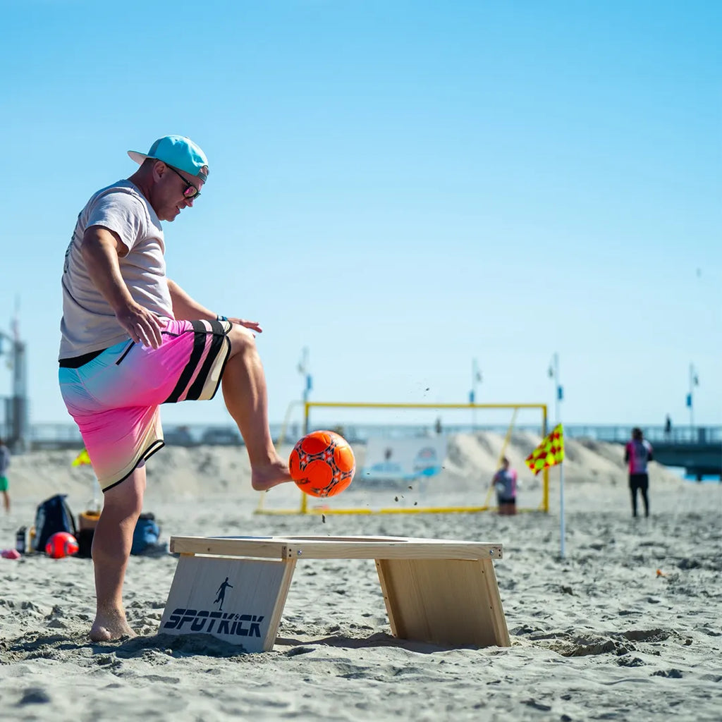 Spotkick - Complete Set - Inclusief 2x boards / Voetbal / Draagtas in inclusief koffer - cornhole set