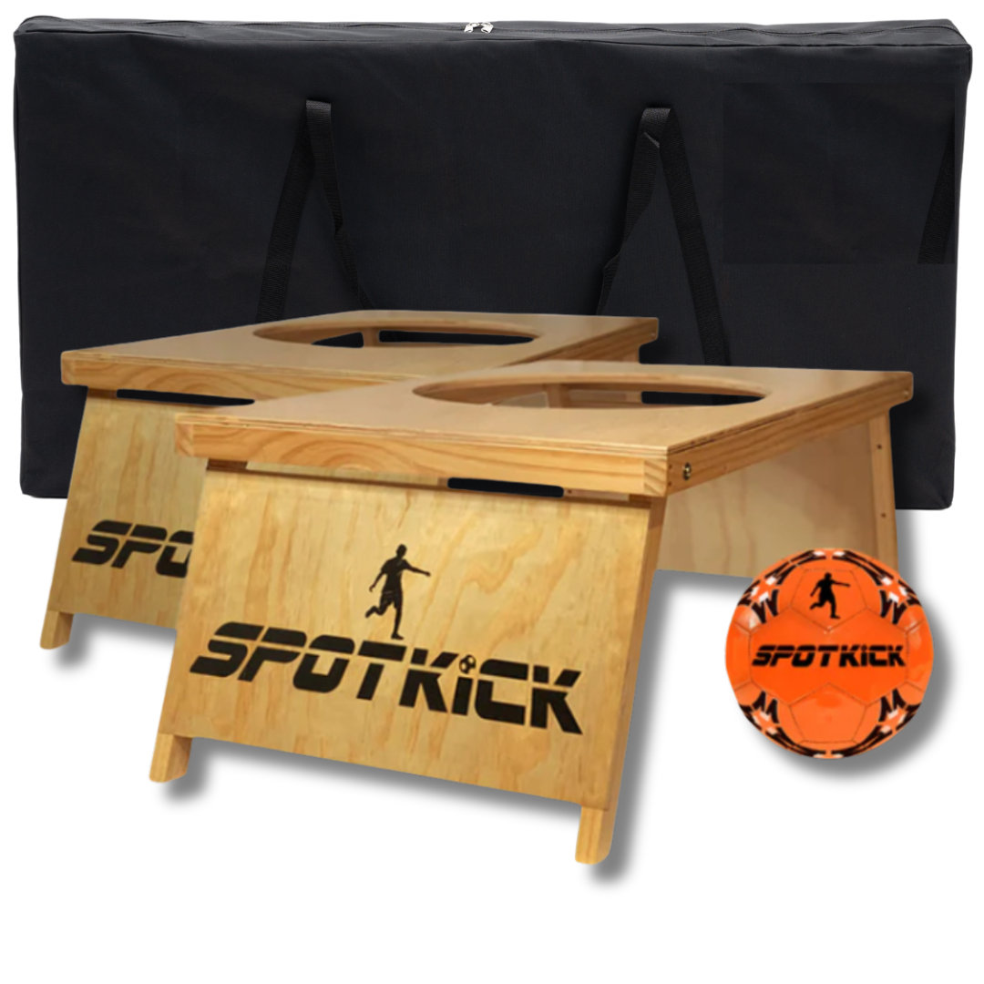 Custom Spotkick - Complete Set Eigen Design - Inclusief 2x boards / Voetbal / Draagtas - cornhole set in gebruik
