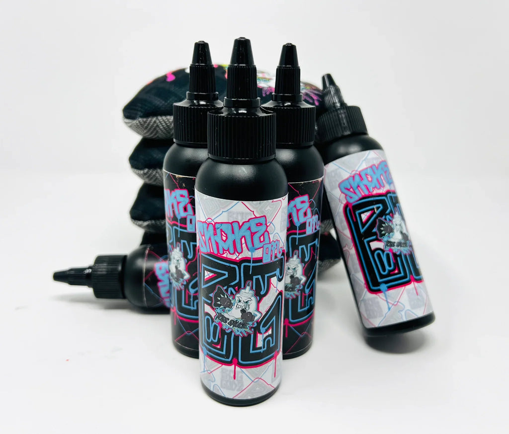 Toss Sauce - BG Snake Oil Edition - detailfoto cornhole board conditioner
